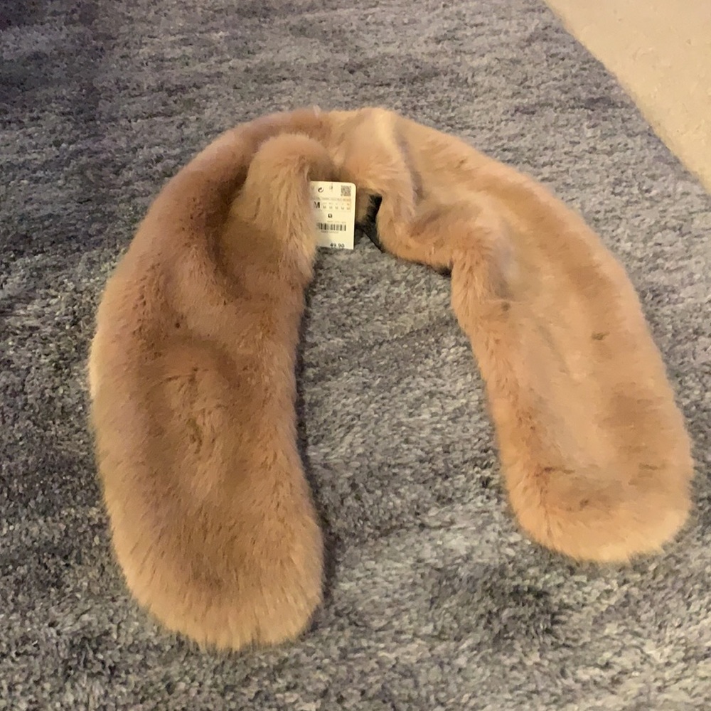 Zara NWT faux fur scarf.
